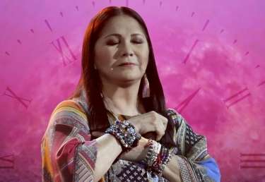 CONTRATA A ANA GABRIEL