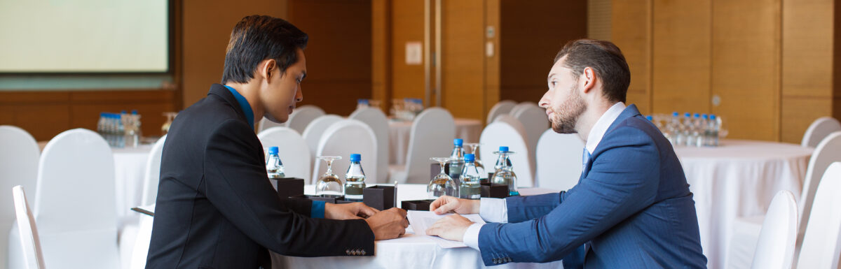 ¿Qué incluye el servicio profesional de contratación de artistas?