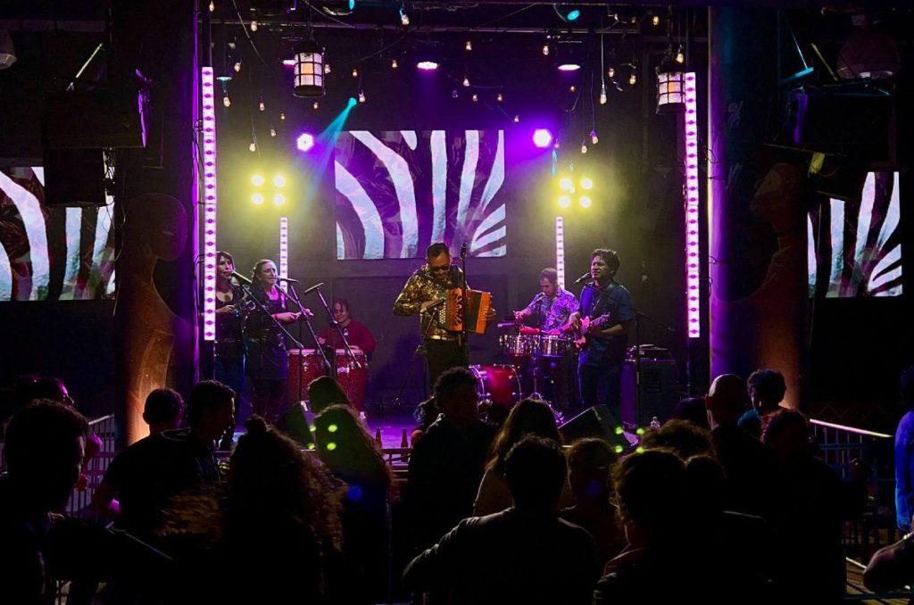 Top contratación grupos musicales para eventos privados y celebraciones en México